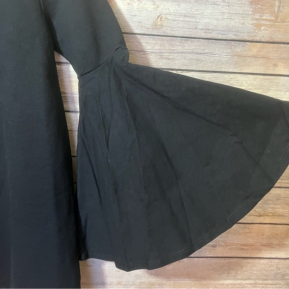 ⭐️ Vintage Copper Key Bell Fan Sleeved Top Size Medium Black Stretch D3 - Picture 3 of 7